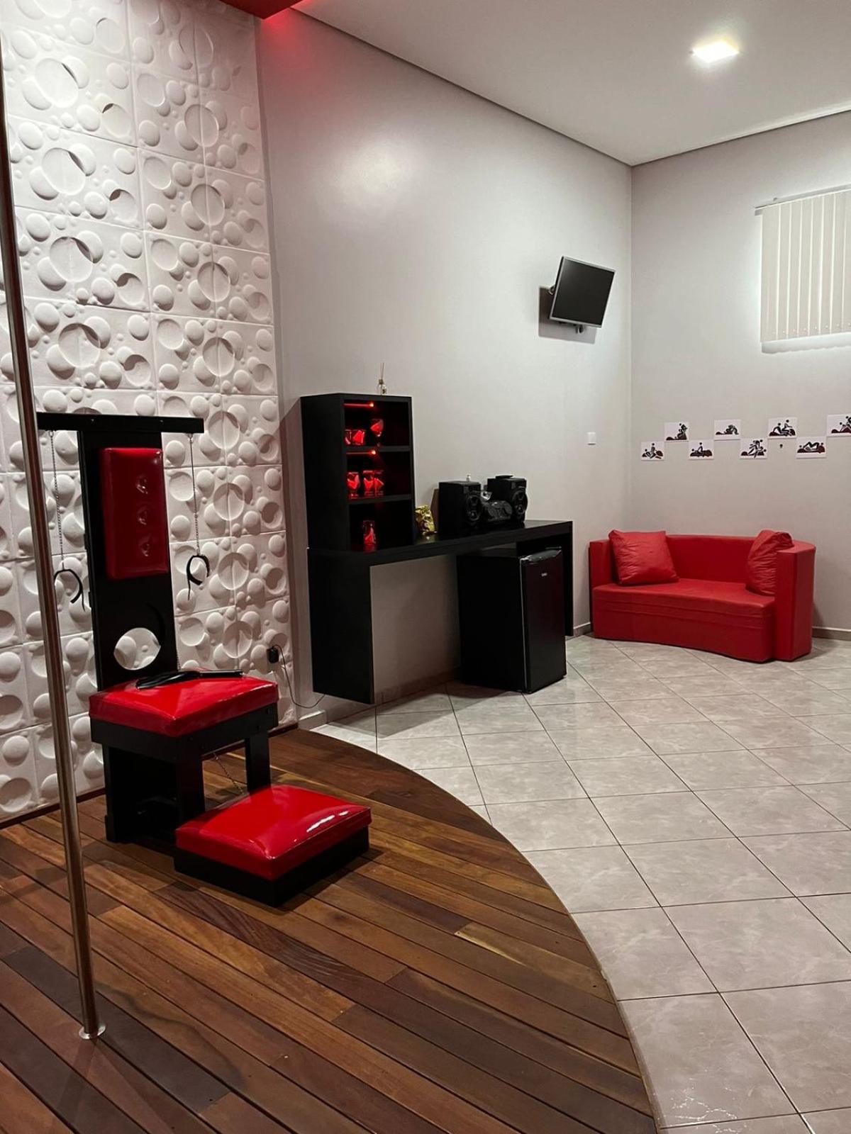 Fetiche Motel Presidente Medici  Экстерьер фото